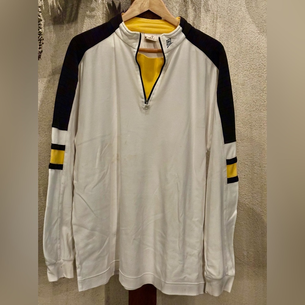 VNTG Maser Sport Yellow and white quarter zip sweatshirt streetwear
Has defects